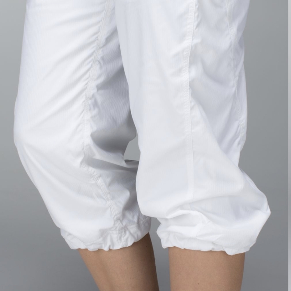 Lululemon Studio Crop *Liner White like new - Picture 8 of 14